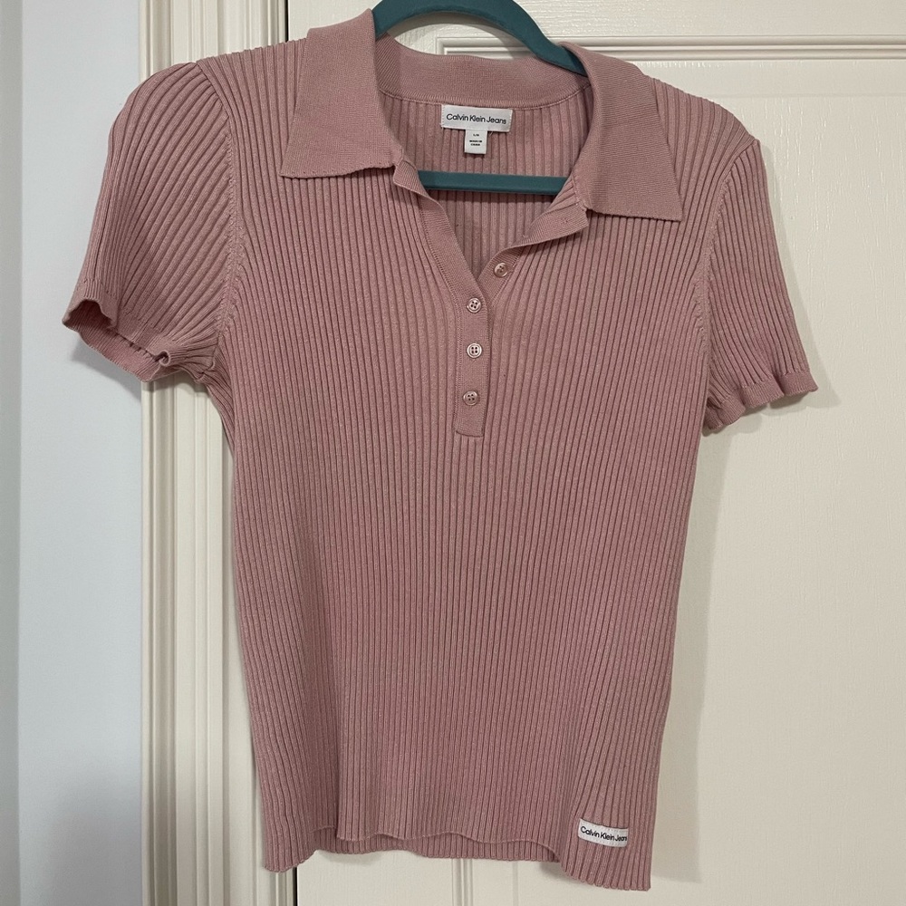 NWOT - Calvin Klein Knit Top with Collar and Button Detail